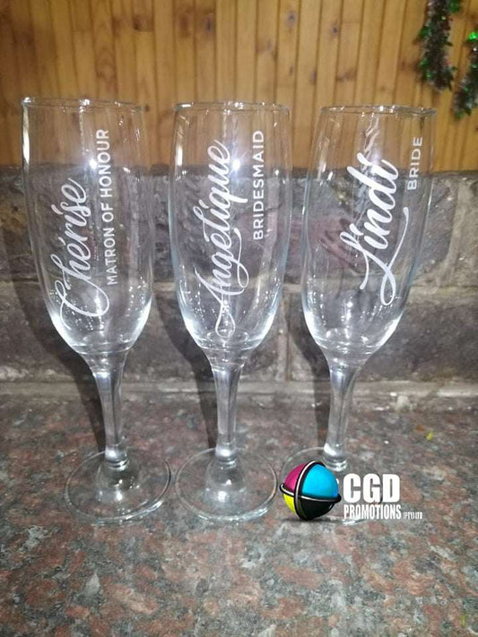 Elegant Personalized Sandblasted Wedding Party Champagne Glasses – Custom Names & Titles