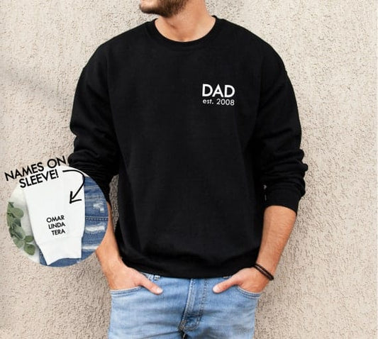 Dad / Papa [NAME] Est Pocket Print Personalised with Children Names on Sleeve & Heart Unisex Father's Day Printed Hoodie / Sweater Gift for Dad / Grandpa