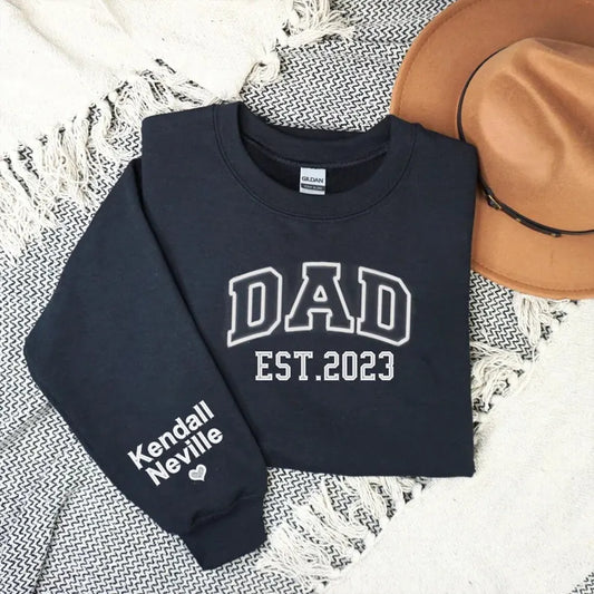 Dad / Papa [NAME] Est Block Letters Personalised with Children Names on Sleeve & Heart Unisex Father's Day Printed Hoodie / Sweater Gift for Dad / Grandpa